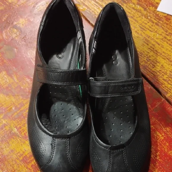Ecco Black Mary Jane Size 40 Like New - Picture 3 of 5